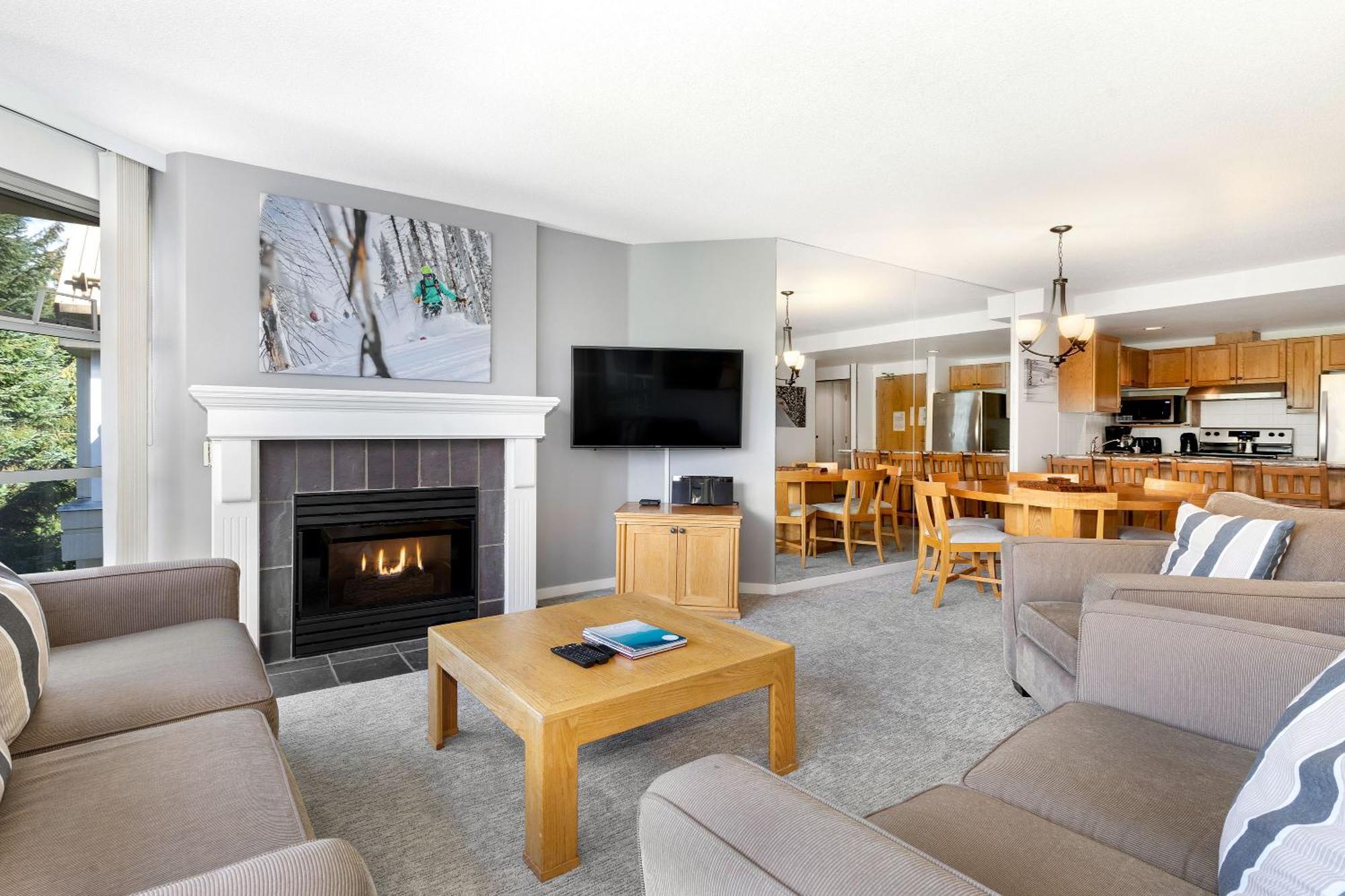 The Woodrun Lodge By Whiski Jack Whistler Esterno foto